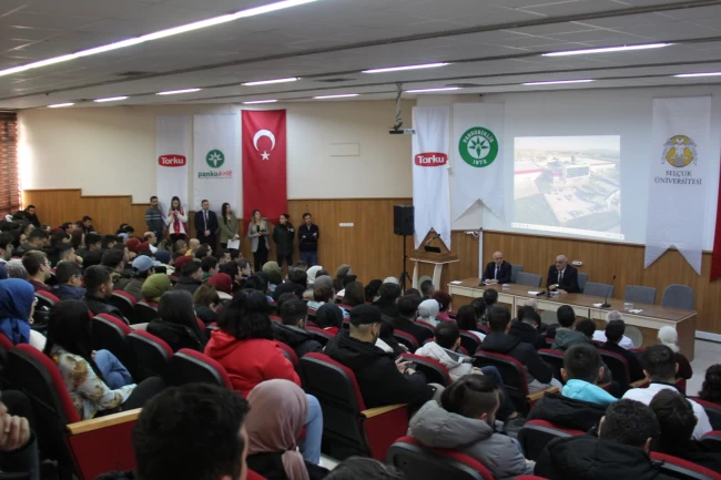 Başkan Erkoyuncu Selçuk Üniversitesi'nde öğrencilerle buluştu