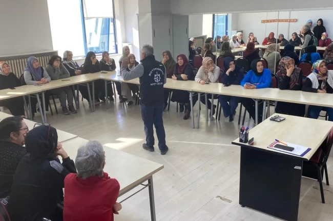 Kocaeli'de afet bilinci eğitimi veriliyor