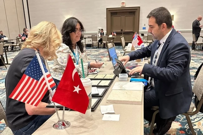 Türk doğal taş sektöründen Avrupa'da çifte mesai