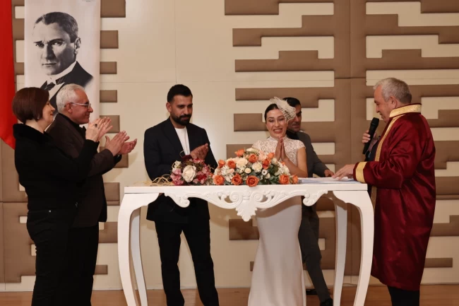Bursa Nilüfer'de 14 Şubat nikahları Başkan'dan