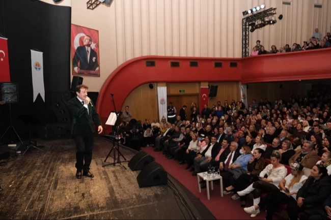 Ferdi Tayfur Adana'da anıldı