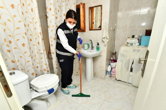 İzmir'de kalplere dokunan 'Evde Bakım' hizmeti