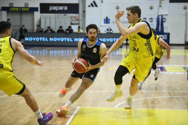 Çayırova, Fenerbahçe Koleji'ni yendi