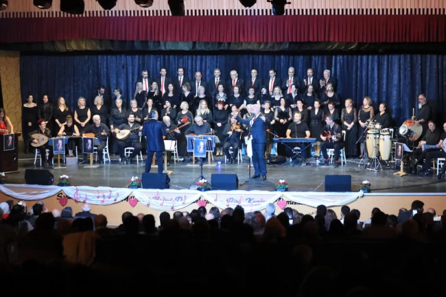 Bursa Gemlik'te Mahzuni Şerif türkülerle anıldı