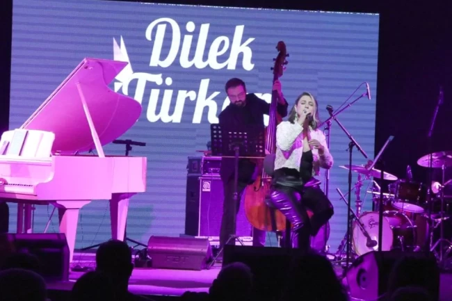 Bursa'da ‘Caz Pazarı' rüzgarı, Dilek Türkan ile esti