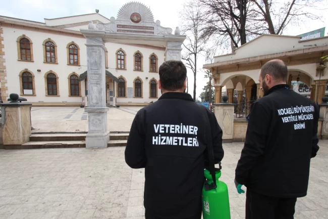 Kocaeli'de ibadethaneler ilaçlanıyor