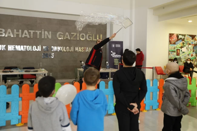 Bursa Büyükşehir'den tedavi gören çocuklara moral
