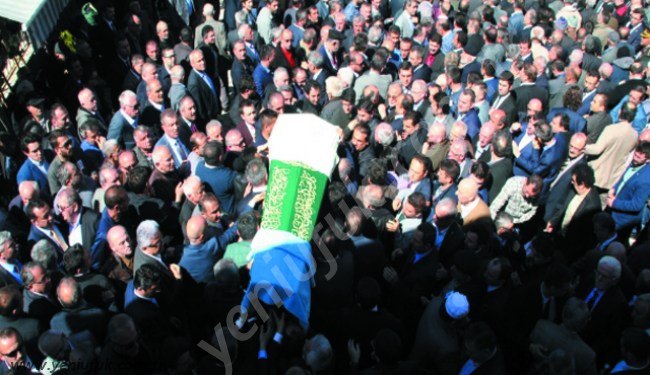 ULUPINAR'I 'BİNLER' UĞURLADI..