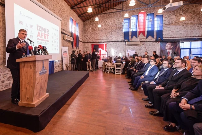 İzmir'de Başkan Tugay "Afet Koordinasyon Çalıştayı"nın açılışını yaptı