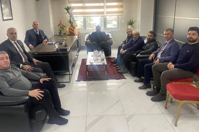 Artvin Faal Gazeteciler Derneği'nden Ticaret Borsası'na 'Hayırlı olsun' ziyareti