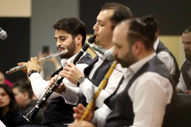 Sakarya'da sahneye çıkan isim konsere damga vurdu