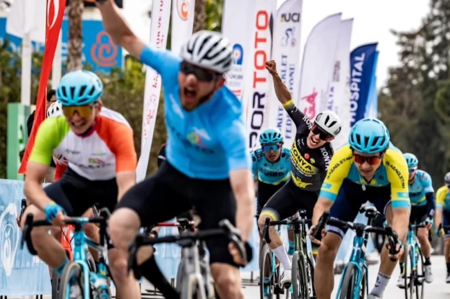 Konya Büyükşehir Antalya'daki Bisiklet Yarışlarına Damga Vurdu