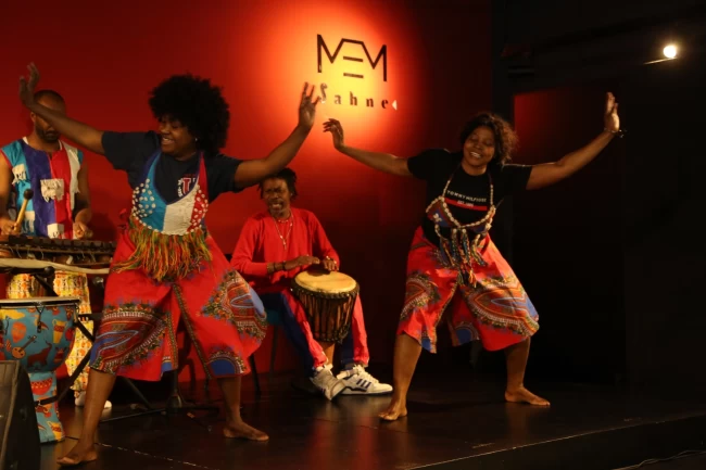 Afrika'nın renkli kültürü Nilüfer'de sahneye taşındı