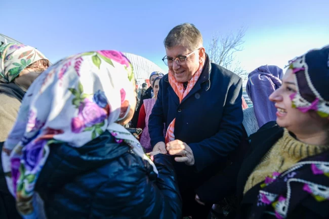 İzmir'de Başkan Tugay'dan çiftçilere tam destek