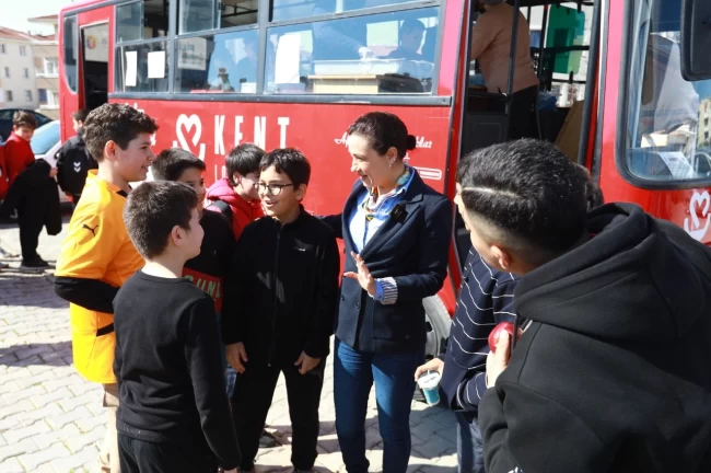 Efes Selçuk'ta öğrenciler mutlu! Kent Lokantası Öğrenci Otobüsünde yemek 10 TL!