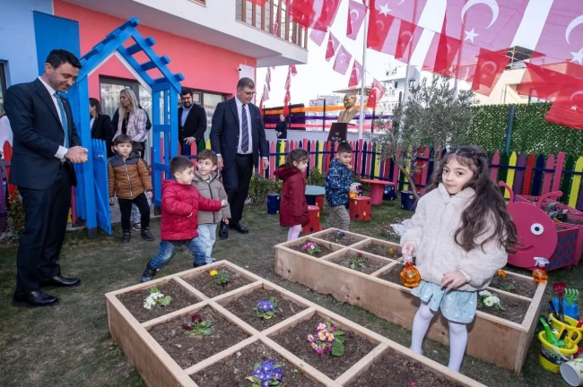 İzmir Büyükşehir miniklere 'yuva' oldu