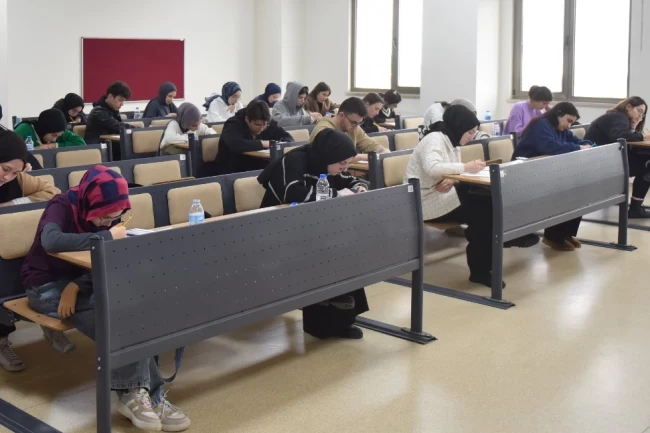 Bursa Yıldırım'dan gençlere ‘TYT' desteği