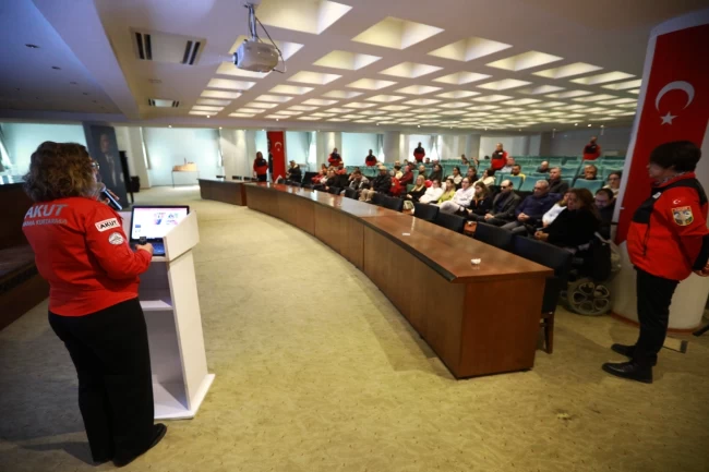 AKUT'TAN engellilere yönelik deprem semineri