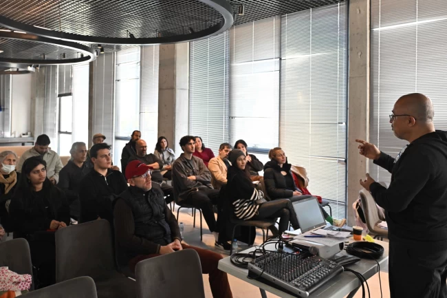 Antalya Muratpaşa'da podcast atölyesi