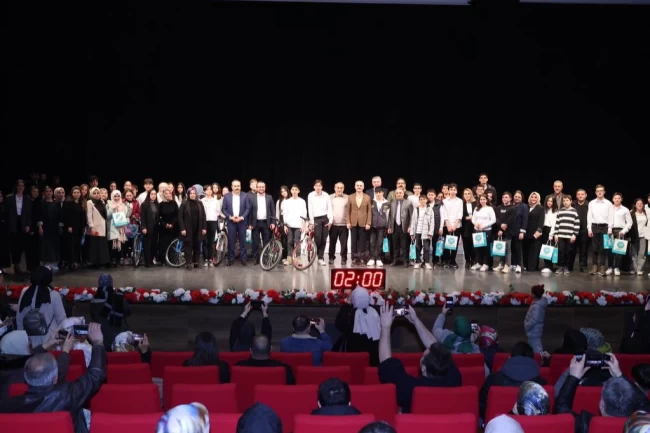 Kocaeli'de öğrenciler bilgilerini yarıştırdı