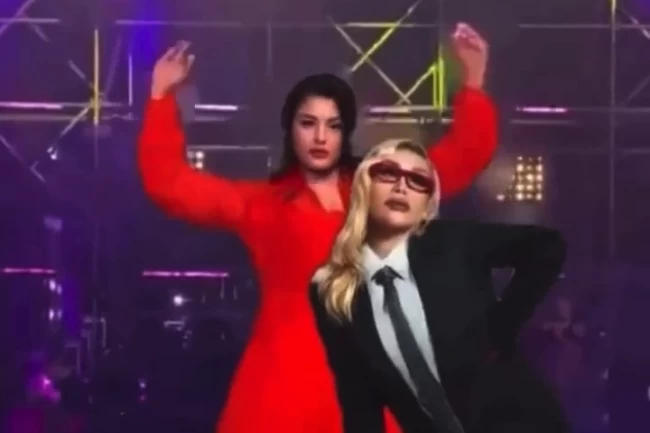 İrem Derici ve Atiye'nin olay dansı!