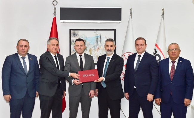 Milletvekili Bozkurt spor alanında atağa geçti