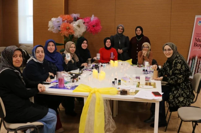 Sakarya'da yetişkinlere ‘terapi' gibi sanat atölyesi