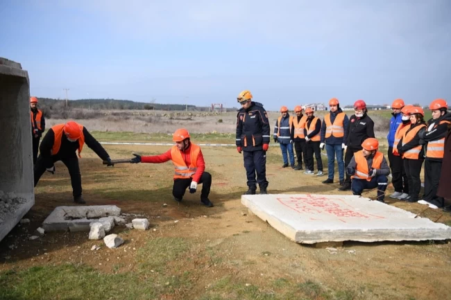 Keşan'da gönüllü afet ekibi tatbikatta