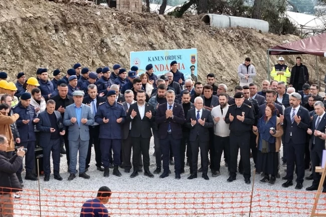 Antalya Kumluca'da yeni hizmet binasının temeli atıldı