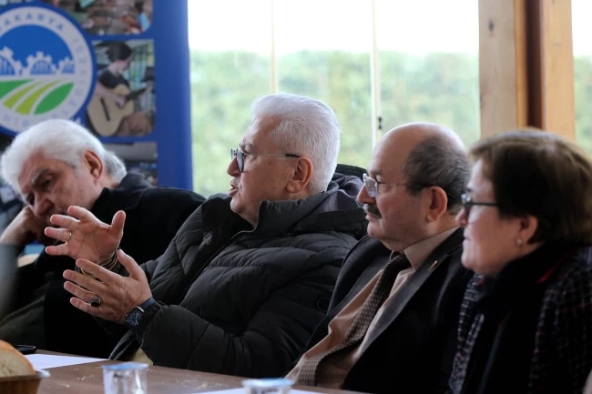 Sakarya'da farklı kuşaklar aynı masada!