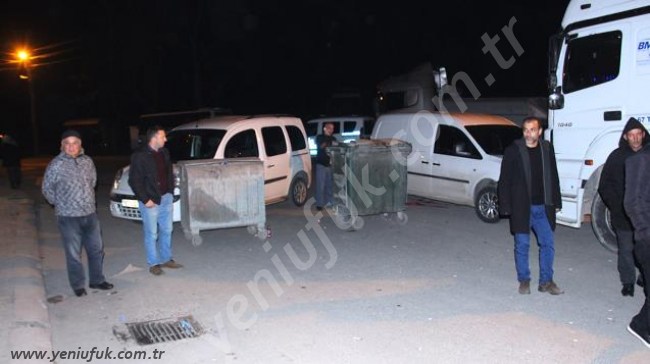 SON DAKİKA..MAHALLE HALKI YOLU, TIR GİRİŞİNE KAPATTI!..