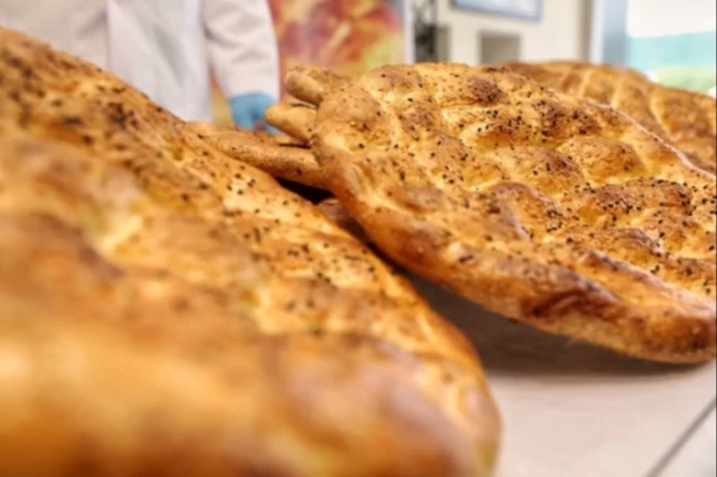 Bursa'da 450 gramlık BESAŞ ramazan pidesi 20 TL