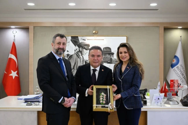 Çek Büyükelçi Stepanek Başkan Muhittin Böcek'i ziyaret etti