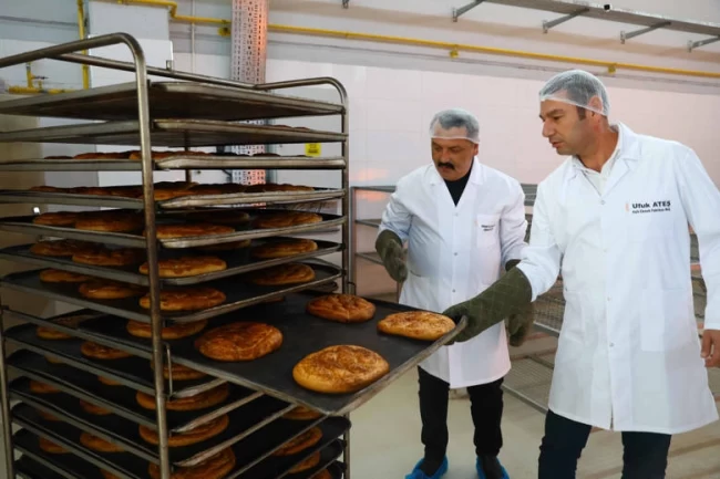 Antalya Halk Ekmek Büfeleri'nde ramazan pidesi 15 TL