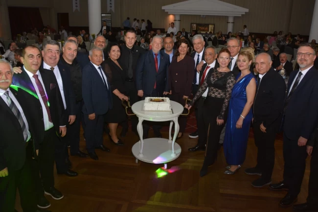 İzmir'de Emlak Komisyoncuları Odası 26. yılını kutladı