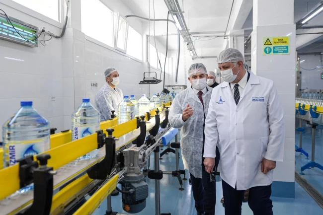Başkan Tugay'dan İzmir Şaşal Su Fabrikası'na ziyaret!