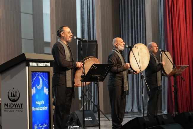 Midyat'ta Grup Tillo'dan ilahi ziyafeti