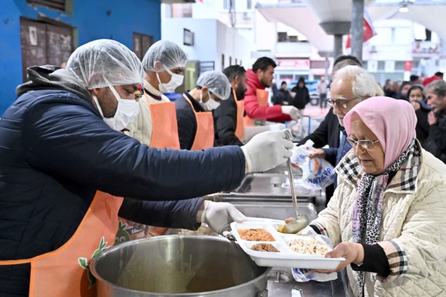 Antalya Muratpaşa'da binler aynı sofrada