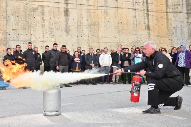 Manisa'da hastane personeline yangın eğitimi