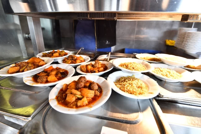 İzmir'de 'Askıda Yemek' dayanışması