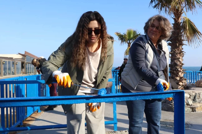 İzmir Güzelbahçe'den ‘boyanı, fırçanı al gel' kampanyası