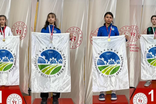 Sakarya'nın yıldızları Kütahya'daki turnuvaya şampiyonlukla damga vurdu