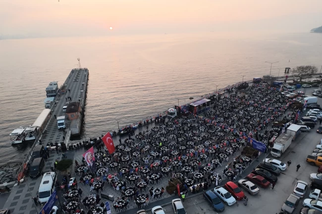 Bursa Büyükşehir'den Gemlik'te 3000 kişilik iftar sofrası