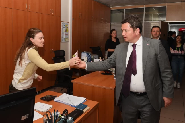 Bursa Osmangazi Belediyesi'nden personele öncü kutlama