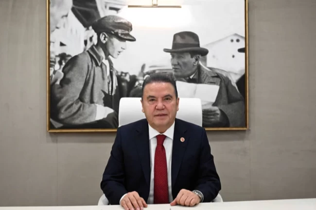 Muhittin Böcek'ten 8 Mart mesajı