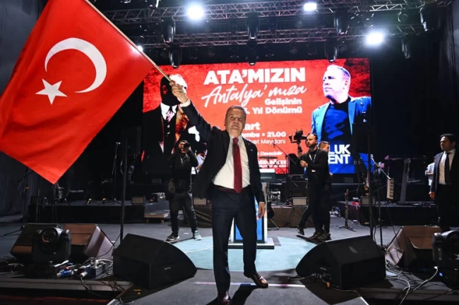 Atatürk'ün Antalya ziyaretinin yıldönümünde Haluk Levent coşkusu