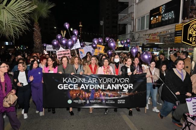 Manisalı kadınlar eşitlik ve özgürlük için yürüdü