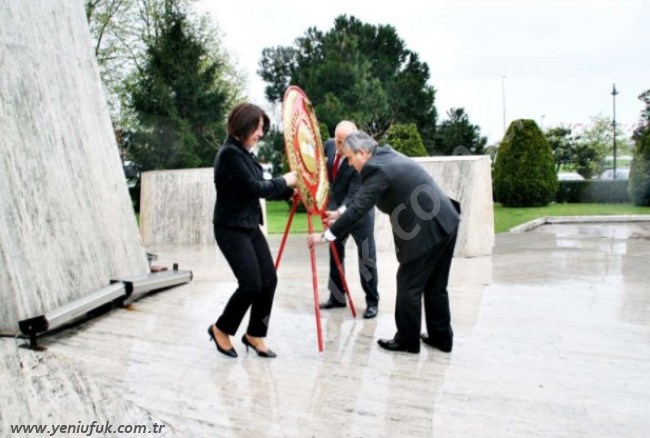 23 NİSAN'DA BURUK KUTLAMA..