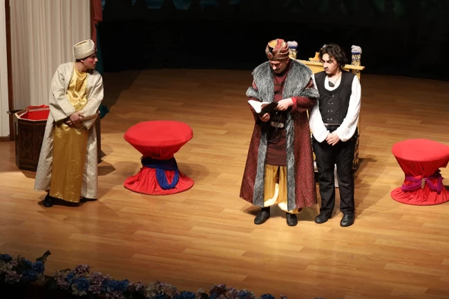 ‘İstanbul Efendisi' Sakarya'da güldürdü