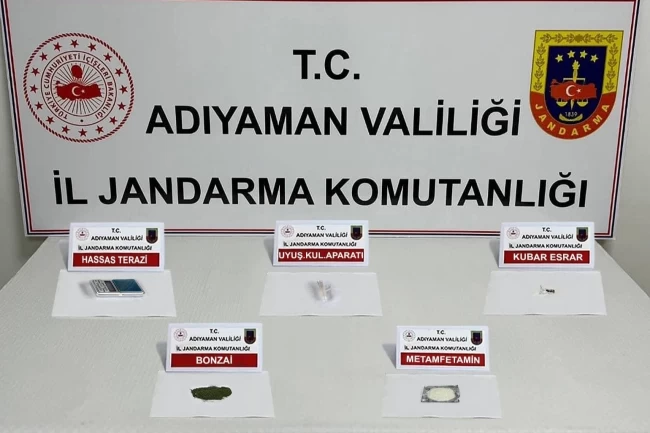 Adıyaman'da zehir tacirlerine 12 gözaltı!